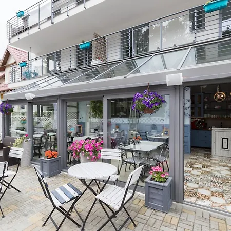 Rafa Przy Plazy 住宿加早餐酒店 斯图托沃